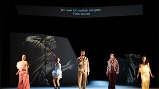 Szene aus dem Stück „Propaganda", das weiterhin am Theater Heidelberg zu sehen ist.