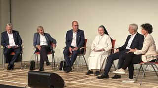 Gesprächsrunde beim 1. Speyerer Stiftungstag (v.l.): Michael Wagner, Peter Eichhorn, Jürgen Siewerth, Schwester Gertrud Dahl OP, Michael Dengler und Katrin Tönshoff-Wilkes.