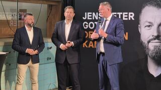 OB-Kandidat Jens Peter Gotter (v.l.), Vizekanzler Lars Klingbeil und Ministerpräsident Alexander Schweitzer beim Talk in Ludwigshafen.