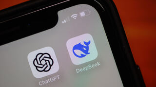 Die App des chinesischen KI-Start-ups DeepSeek hat der US-App ChatGPT mächtig zugesetzt.