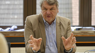 Bürgermeister Scheib beim Interview mit dieser Redaktion im Bibliser Rathaus.