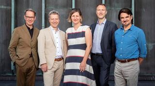 Sie leiten als Intendanen und Intendantin die Geschicke des Nationaltheater Mannheim (v.l.): Albrecht Puhlmann (Oper), Tilmann Pröllochs (Geschäftsführung), Ulrike Stöck (Junges Nationaltheater), Christian Holtzhauer (Schauspiel) und Stephan Thoss (Tanz).