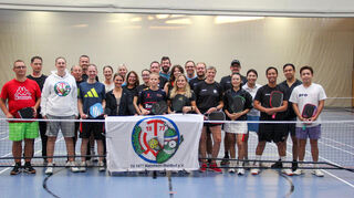 Pickleball erfreut sich beim TV 1877 Waldhof steigender Beliebtheit. Das Mittwochstraining in der Boehringerhalle ist jedenfalls gut besucht.