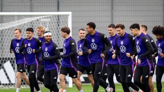 Vor dem Abflug nach Belfast trainiert die DFB-Elf in Herzogenaurach.