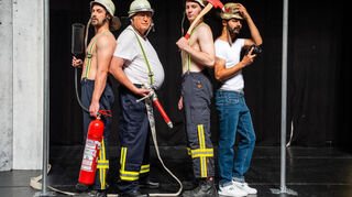 Freiwillige Feuerwehr im Sondereinsatz. v.l. Fabian Kuhn, Michael Hördt, Mark Zappe, Ali Raki-Turp.
