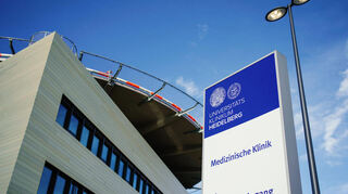 Die Heidelberger Uniklinik, wie sie jeder nennt. Offiziell ist sie natürlich auch ein Universitätsklinikum.