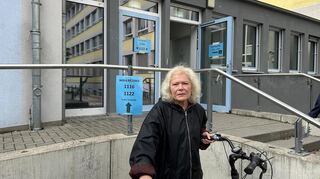 Roswitha Veil wünscht sich bessere Straßen für Radfahrer. Sie hat in der Erich Kästner-Schule im Ludwigshafener Stadtteil Mitte gewählt.
