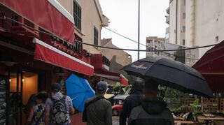 Auch Touristen bekamen das schlechte Wetter zu spüren.