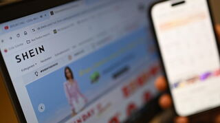 Bei Shein gibt es Kleidung zu Billigpreisen – bisher nur online. Ausgerechnet in der Modestadt Paris will der chinesische Online-Händler erstmals dauerhafte Läden eröffnen.