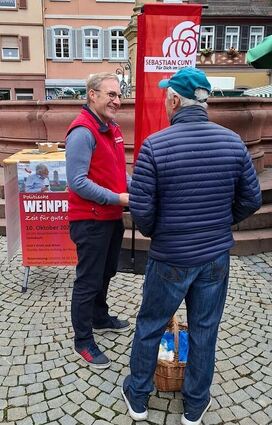 Sebastian Cuny im Bürgergespräch, hier in Ladenburg.
