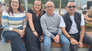 von Links: Simone Mayer, Lisa Theobald, Uwe Merz und Mentor Gashi