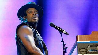 Der US-Musiker D'Angelo 2012 bei einem Auftritt in New Orleans. (Archivbild)