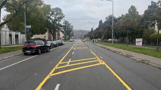 Die Sperrfläche für Rettungsfahrzeuge Auf dem Sand wurde jetzt auch auf den Abschnitt zwischen Galvani-/Veilchenstraße und Rollbühlstraße ausgedehnt.