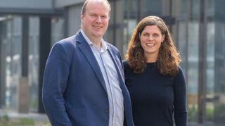 Die beiden Gründer von Replique, das digitale Ersatzteilfertigung anbietet: Max Siebert und Henrike Wonneberger.