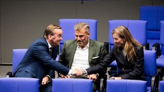 Die drei SPD-Verteidigungsexperten schrieben gemeinsam der Fraktion.