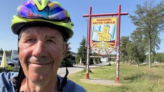 Rainer Gössnitzer aus Lampertheim trotzt der Hitze in Finnland