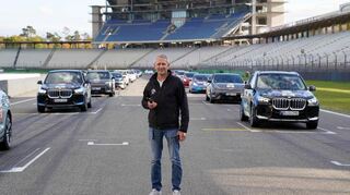 Der Cheforganisator des e4Testivals, Alexander Nieland, vor dem Beginn des Rennens, der ADAC e4Competition.
