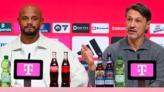 Bayern-Coach Vincent Kompany (l) war zufrieden, BVB-Coach Niko Kovac nicht.