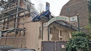 Auch der einst so beliebte Biergarten bietet nun einen traurigen Anblick.
