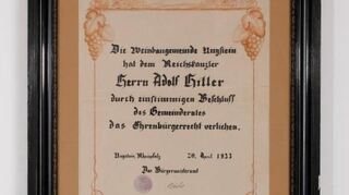 Ehrenbürger Adolf Hitler: Diese Urkunde tauchte 2010 in einem Online-Auktionshaus auf. Die Stadt Bad Dürkheim kaufte das Dokument für 750 Euro.