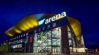 Für Veranstaltungen in der SAP-Arena Mannheim, etwa Heimspiele der Adler, der Rhein-Neckar Löwen oder Konzerte, gibt es meist ein VRN-Kombi-Ticket, das zur Nutzung des ÖPNV am Tag des Ereignisses berechtigt.