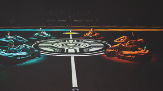 Bei BattleFoot gilt es, als Team den Ball ins gegnerische Tor zu bringen.