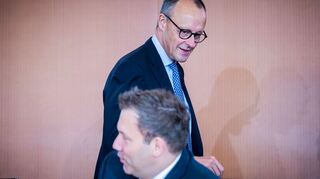 Erst schaltete sich Klingbeil in Debatte ein, dann erklärte sich Merz.