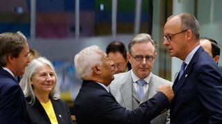 Kanzler Merz hat es beim Gipfel in Brüssel nicht leicht mit seinem Vorstoß für die Nutzung des eingefrorenen russischen Vermögens für die Ukraine.