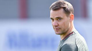 Soll Manuel Neuer das deutsche WM-Tor hüten oder nicht? Die Fans sind unterschiedlicher Meinung.