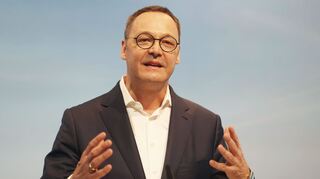 Bernhard Osburg wird neuer Chef der Bahn-Güterverkehrstochter DB Cargo. (Archivbild)