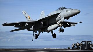 Eine Einsatzgruppe rund um den Flugzeugträger «USS Gerald R. Ford» soll nach Lateinamerika. (Archivbild)