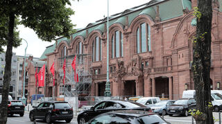 Am Mannheimer Rosengarten ist die linke Spur am Samstag wieder freigegeben werden.