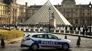 Die Ermittler melden nach dem Raubüberfall auf den Louvre einen Fahndungserfolg.