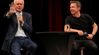 Auftritt im ausverkauften Mannheimer Capitol: Harald Schmidt (li.) schwätzt mit Bernd Gnann.