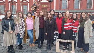 Die Rednerinnen und die Organsiatorinnen der Mannheimer „Stadtbild“-Demonstration.