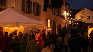 Lichterglanz und Weingenuss: Der Birkweiler Weinwinter verzaubert die Pfalz.