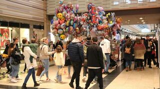 Das Rhein-Neckar-Zentrum in Viernheim erwartet am Samstag wieder einen Kundenansturm aus Baden-Württemberg und Rheinland-Pfalz.