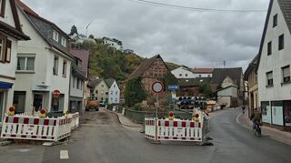 Aktuell Schriesheims heikelste Baustelle: die Talstraße, eine der zentralen Adern der Stadt. Besonders für Radfahrer ist die Situation ein Problem.