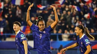 Melvine Malard erzielt das frühe 1:0 gegen Deutschland