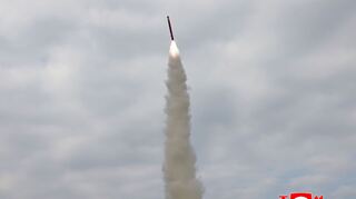 Kurz vor dem Trump-Besuch in Südkorea testet Nordkorea mehrere Marschflugkörper.