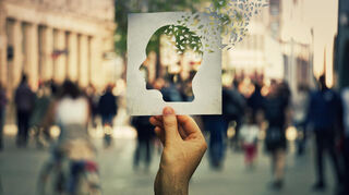 Was verlieren wir, wenn unsere Erinnerungen verschwinden? Unsere Vergangenheit und unsere Zukunft, unseren Platz in der Welt.