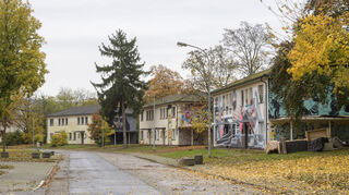 Patrick-Henry-Village sollte der 16. Stadtteil Heidelbergs werden. Jetzt liegen die Pläne erstmal auf Eis. Das Bundesverteidigungsministerium will die Eignung des Geländes für die Bundeswehr prüfen.