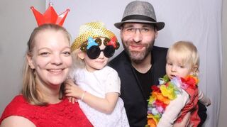 Der Ende September bei einem Unfall ums Leben gekommene Christopher Groth mit seiner Familie. Das Foto hat die Mutter des Unfallopfers dem MM zur Veröffentlichung in diesem Kontext zur Verfügung gestellt.