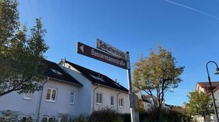 Im Wohngebiet Gänsgräben in Heddesheim gibt es eine Schlatterstraße zur Erinnerung an Georg Friedrich Schlatter.