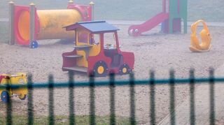 Besonders in östlichen Bundesländern fehlen den Kitas Kinder. (Symbolbild)