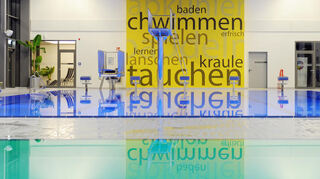 Auch Hallenbäder wie hier das in Neckarau sind von der Preissteigerung betroffen.