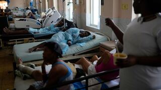 Viele Ärzte arbeiten seit Tagen ohne Pause.