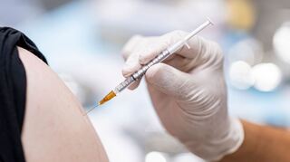 Impfungen können gleich mehrere Risiken vermindern. (Illustration)