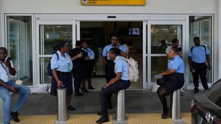 Dutzende Flüge wurden annulliert: Die Rückreise verzögert sich für viele Touristen.