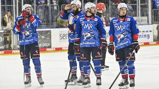 Enttäuschte Adler: Leon Gawanke (v.l.), Tobias Fohrler, Lukas Kälble und Eric Uba.